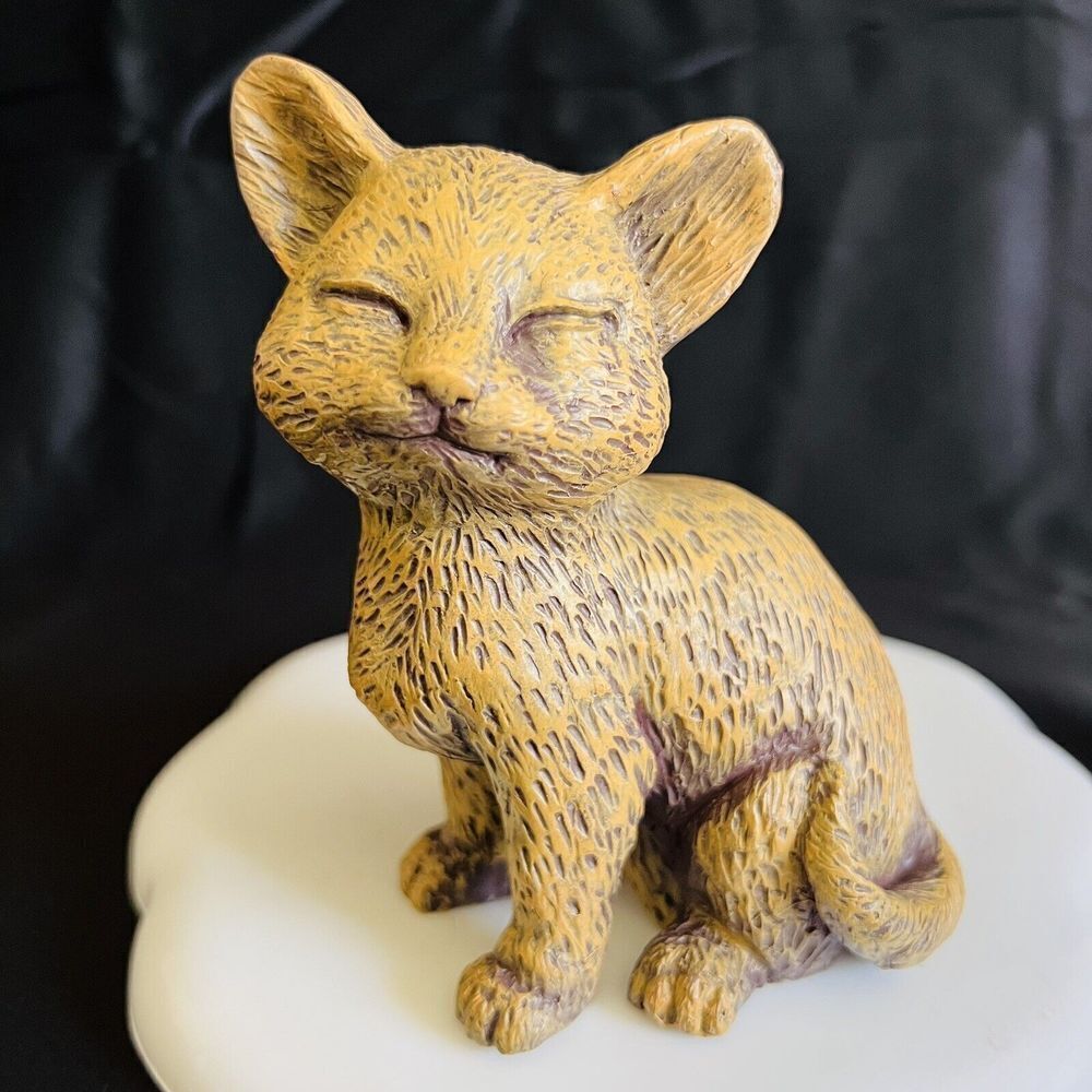 Vintage Heavy Resin/Clay CAT Kitty Chubby Figurine Indoor Outdoor 5“x4.5“ CUTE